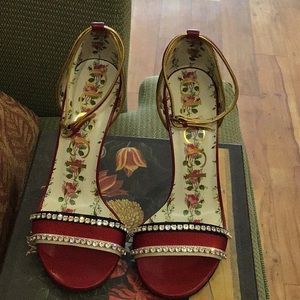 Authentic Gucci hi heels 537